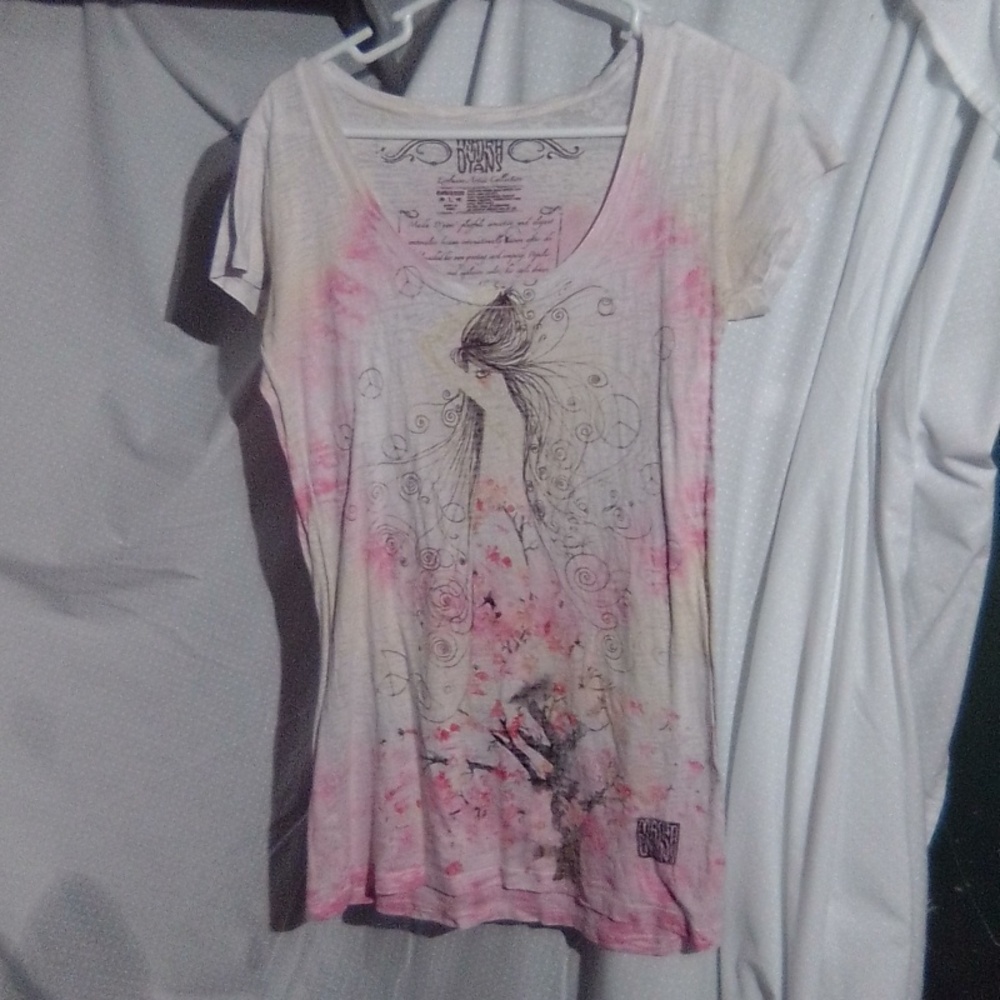 Cream and White Short Sleeve T-Shirt with Vintage Style